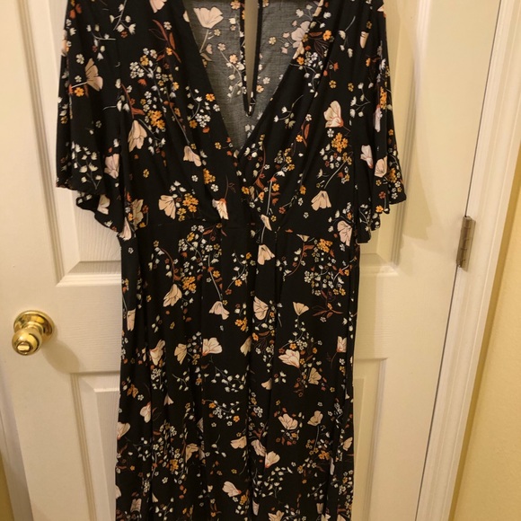 Black Floral Faux Wrap Dress - Picture 2 of 3